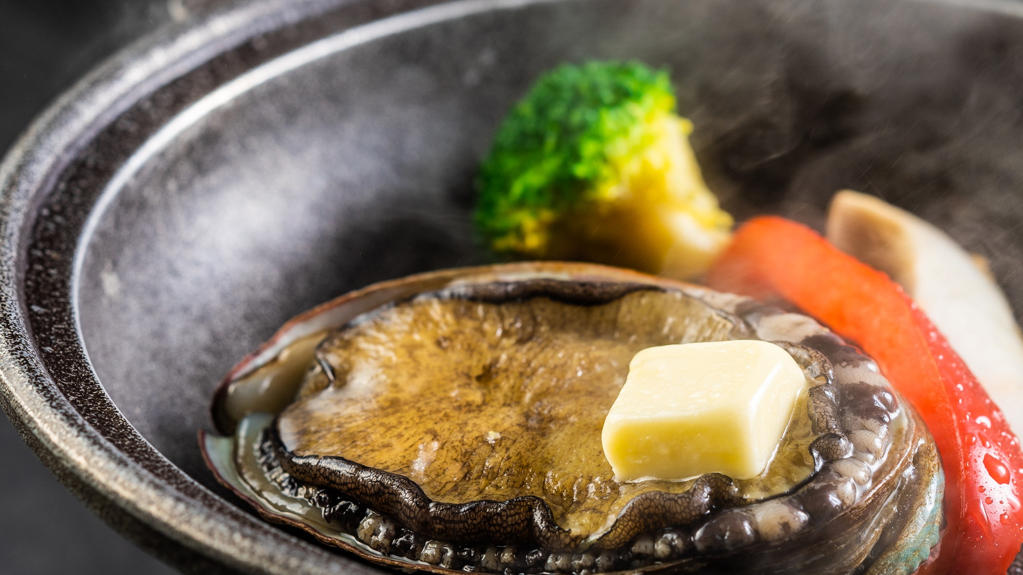 鮑の陶板焼お料理イメージ