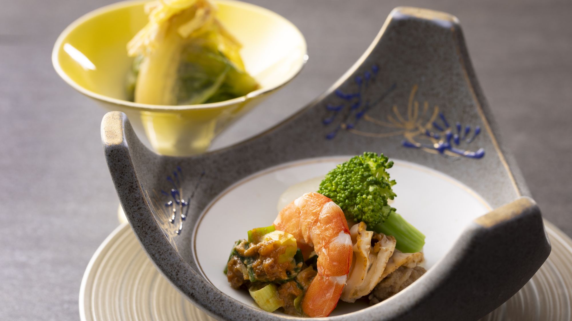 【季節の会席】冬(2025年12月～2026年2月)  先付 ロメインレタスと湯葉のお浸し