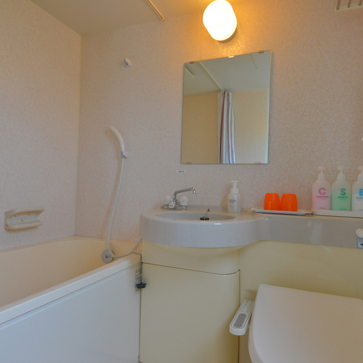 Main building maisonette room unit bath (8)