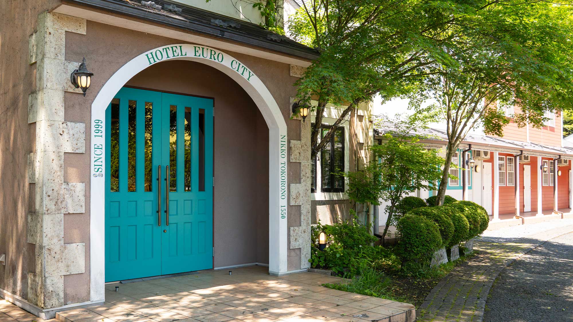 【外観】異国情緒な雰囲気があふれる敷地内は、散策や記念写真撮影にも◎