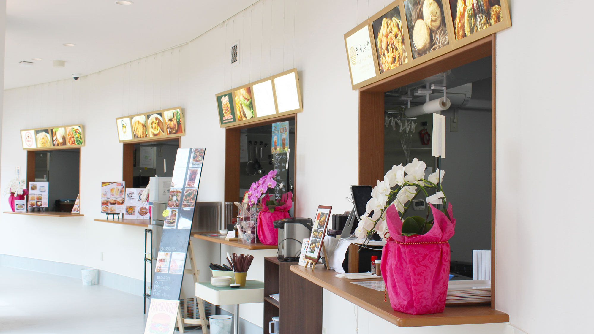【ザ・グリーンテラス日光】出店レストランには個性豊かなショップが勢揃い。ご希望の店舗でご注文ください
