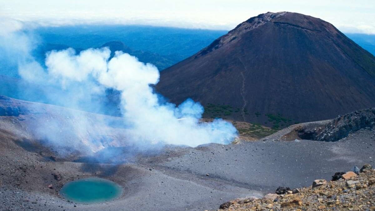 ■雌阿寒岳の青沼