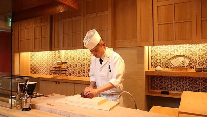 2026年4月誕生｜MIYAKE AKIRA霧｜炎のLIVEダイニング