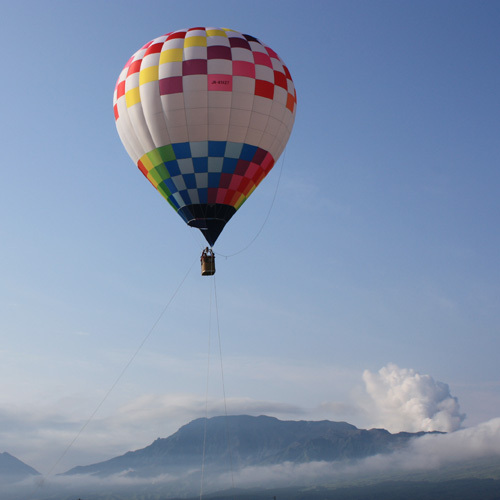 [Berjalan di langit / balon udara panas]