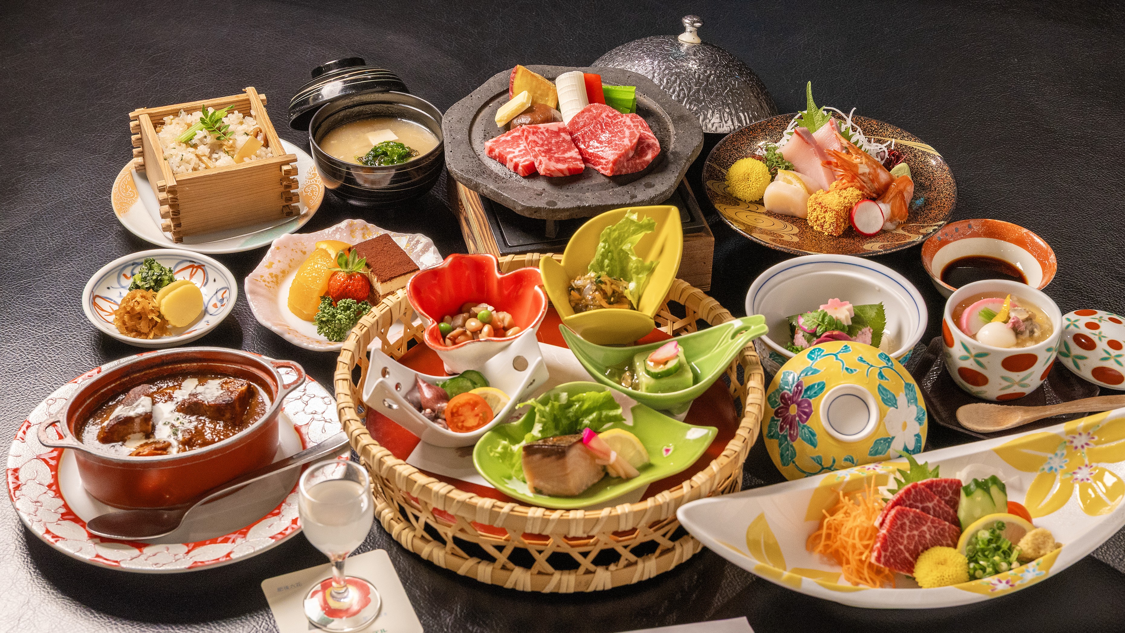 和王・赤牛食べ比べ会席/一例