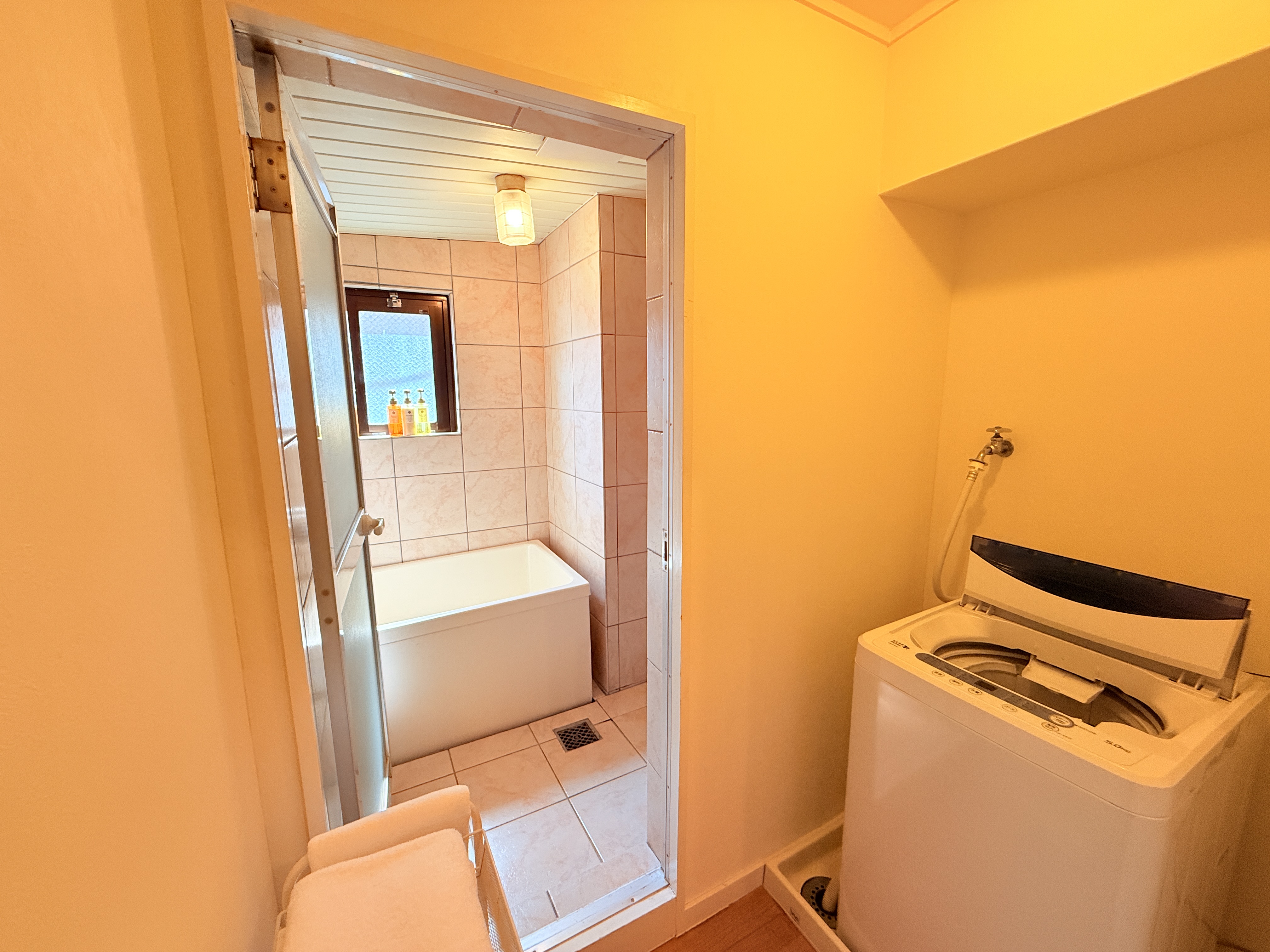 マンションお風呂場、洗濯機