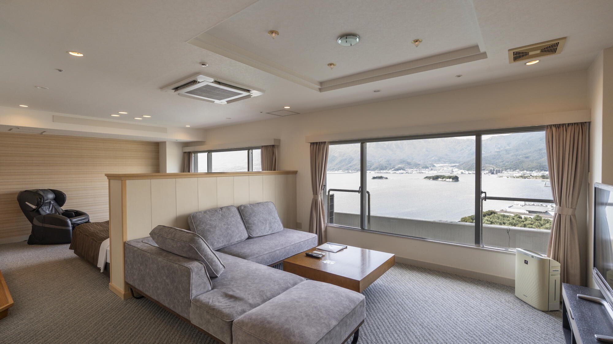 ◆ロイヤルスイート｜洋室2間と和室8畳を併せ持つ120㎡の非常にゆったりとした間取りです。