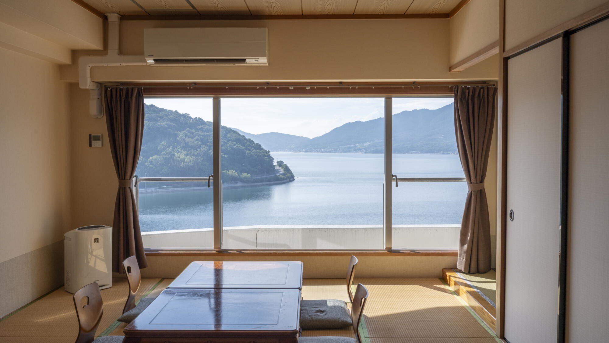 ◆和洋室｜ご家族やグループのご利用におすすめです。※入口に段差のない造りなので車椅子での出入りも可能