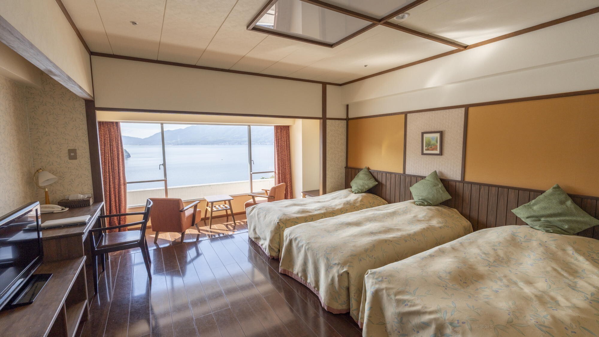 ◆コンフォートトリプル｜“自分の部屋のように寛ぐ”がコンセプトのトリプルルームです。