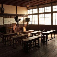 ◆二十四の瞳映画村｜小豆島が舞台となった小説、壷井栄「二十四の瞳」の映画やドラマ撮影舞台。