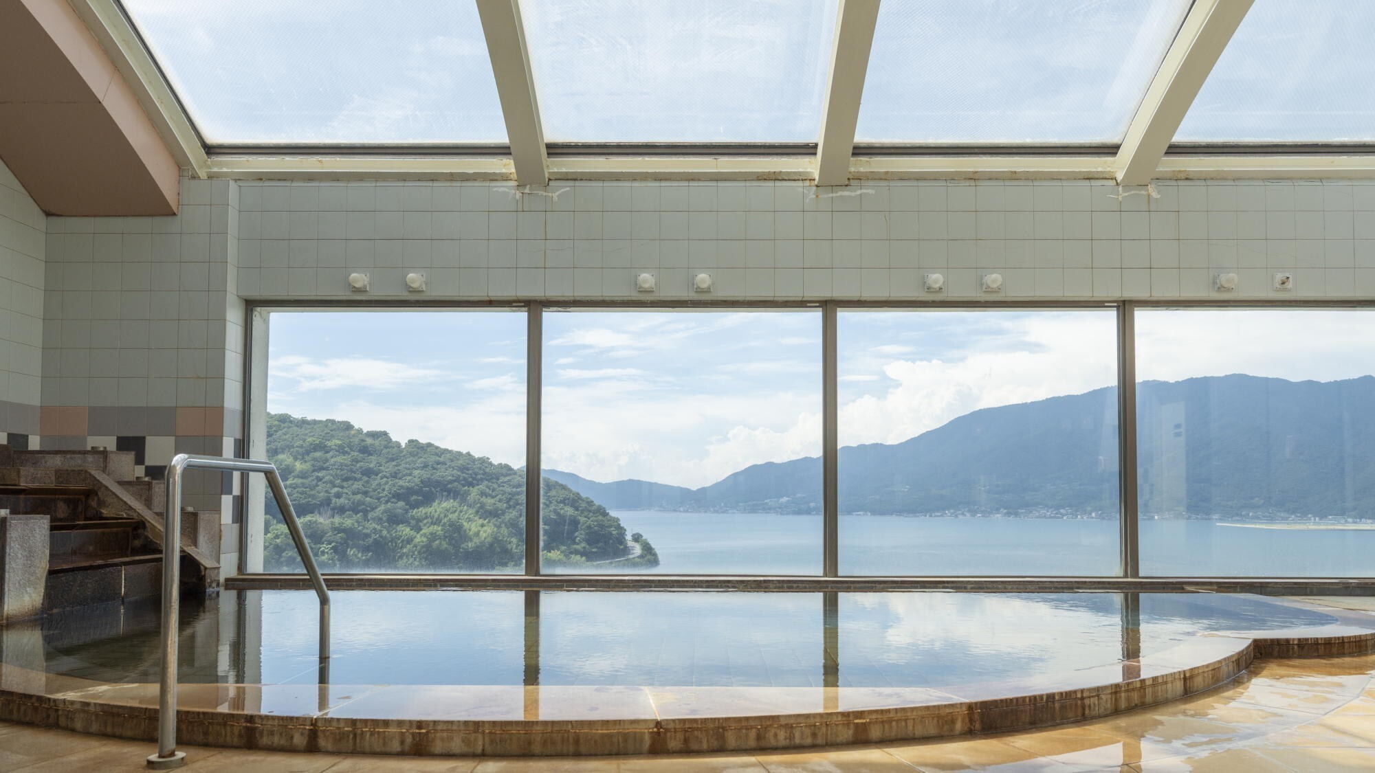 ◆しょうどしま温泉｜思いっきり手足を伸ばしゆっくりと寛ぐ至福のひととき。