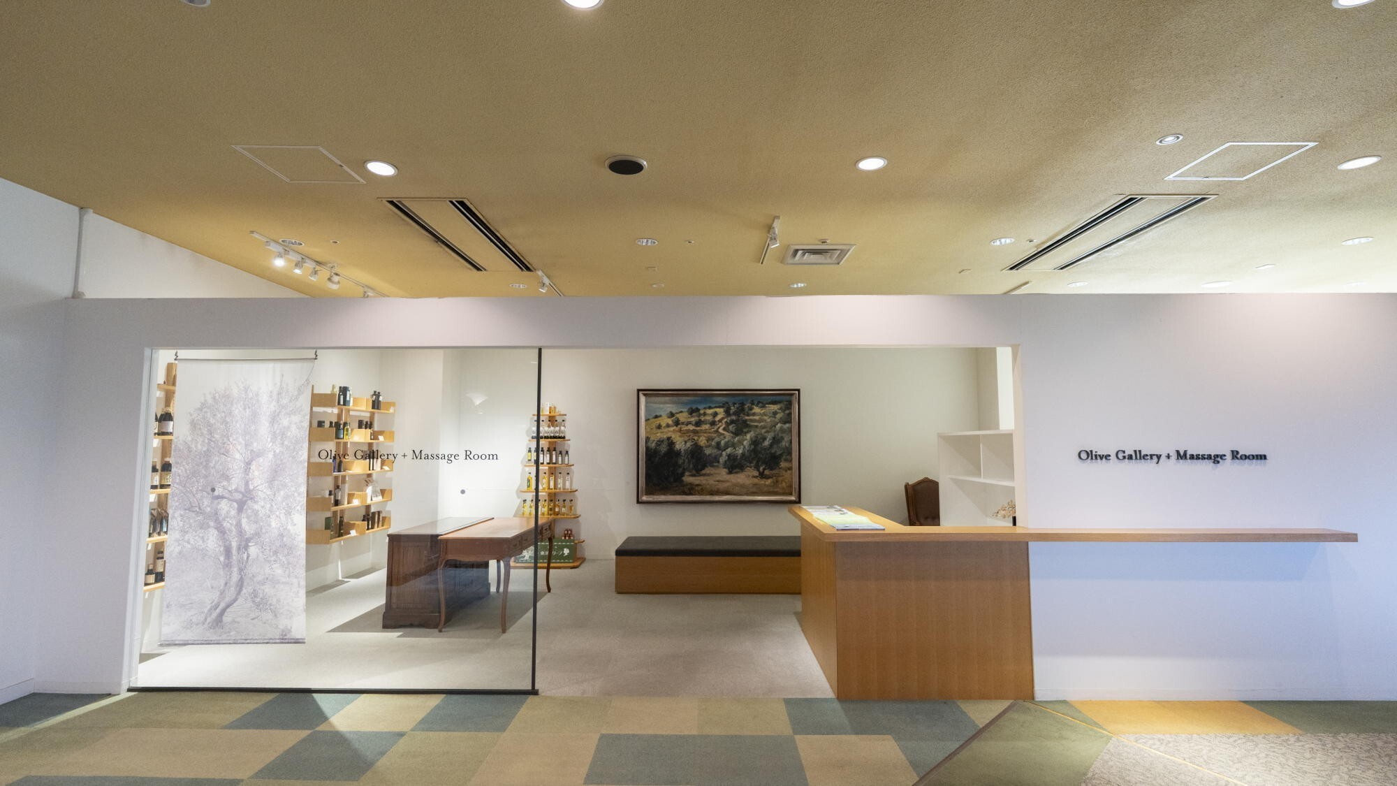 ◆オリーブギャラリー｜小豆島産100%オリーブオイルなどを常設展示しています。