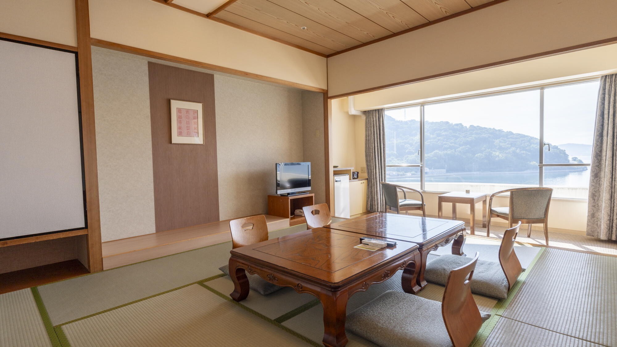 ◆和室｜畳の上でゴロンとしながら、ゆっくりお寛ぎいただけます。ファミリーにおすすめのお部屋です。