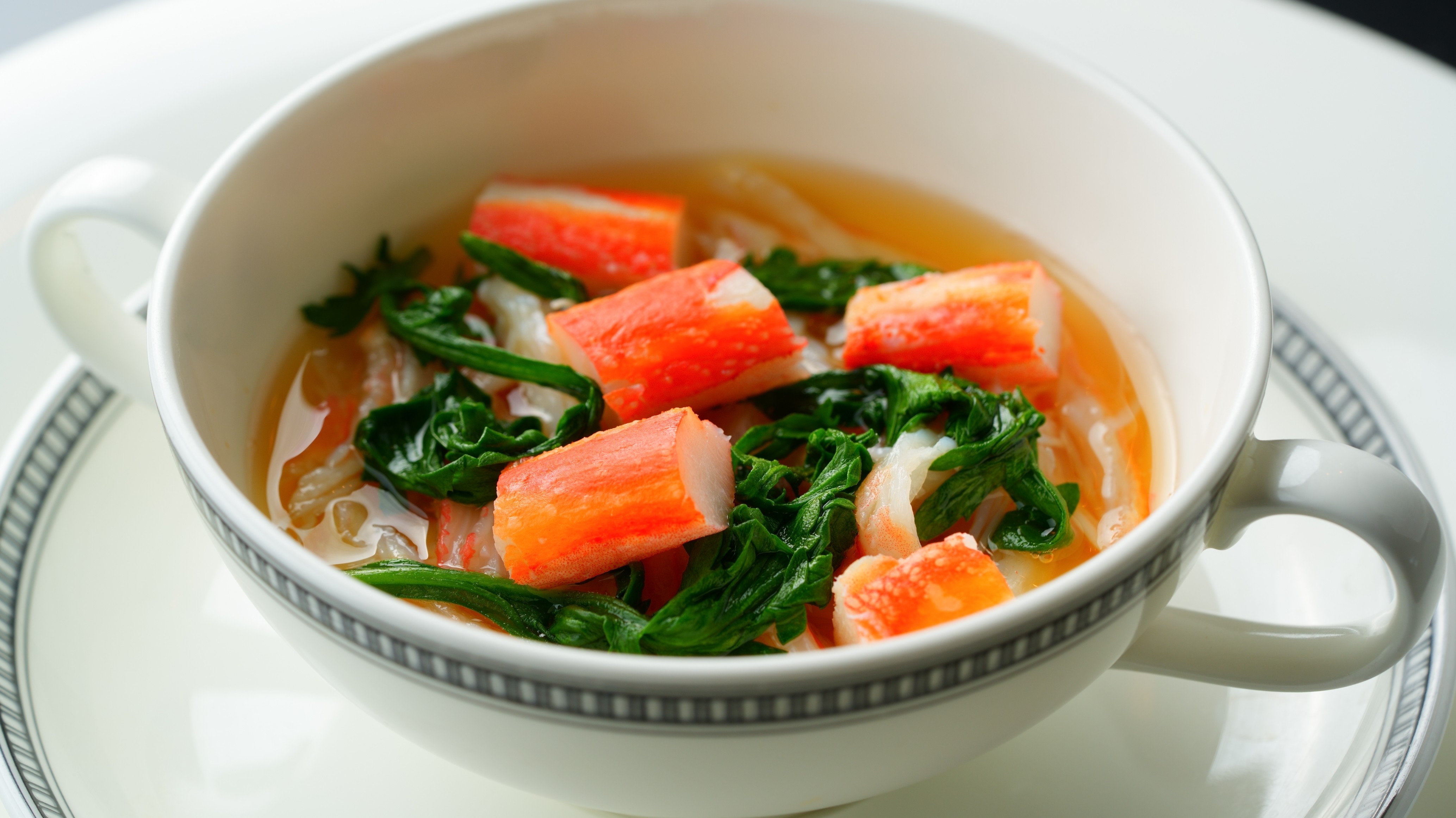 タラバガニのロワイヤル　スープ一例