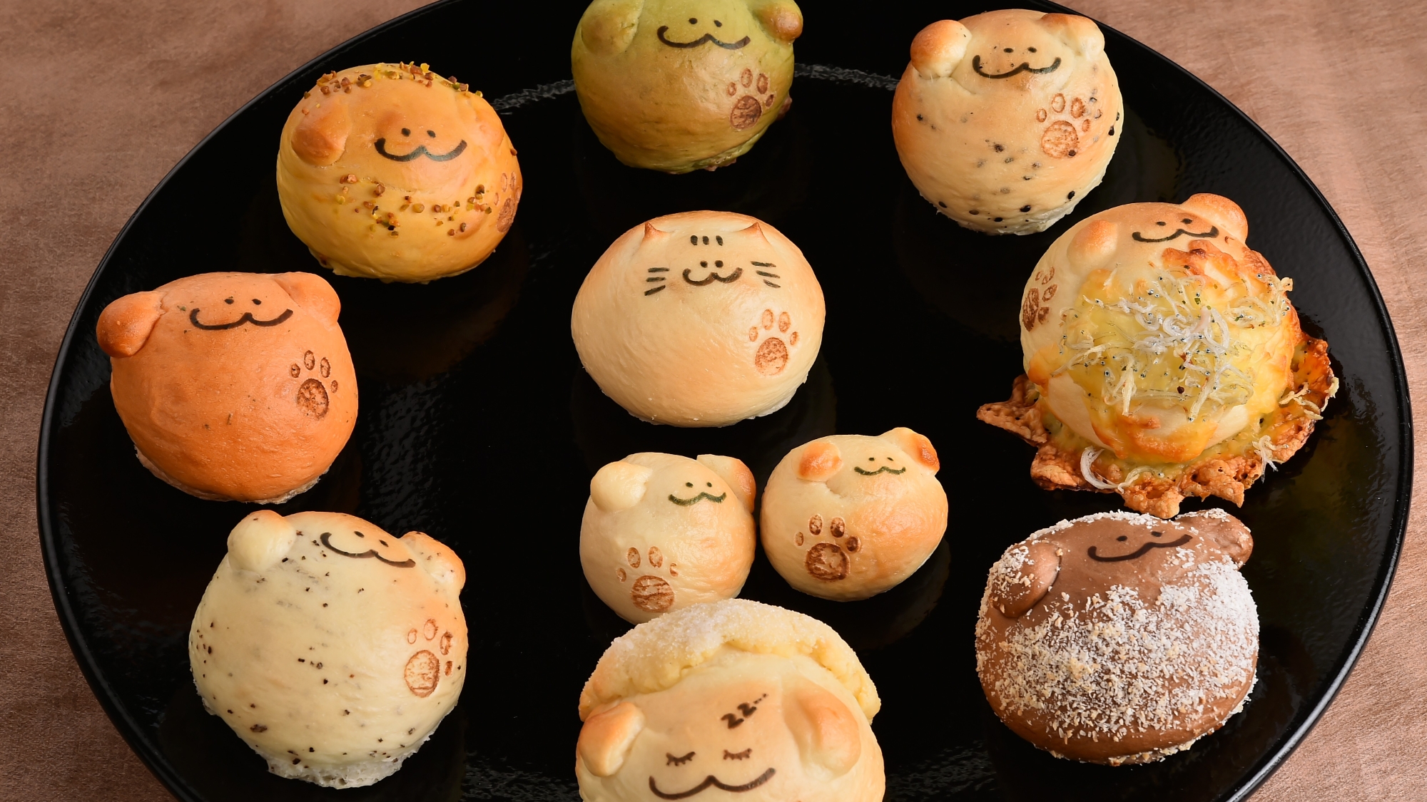 お宿本屋敷で焼いている、ふわふわもちもちのベーグルです。 どの味のベーグルになるかは、当日のお楽しみ