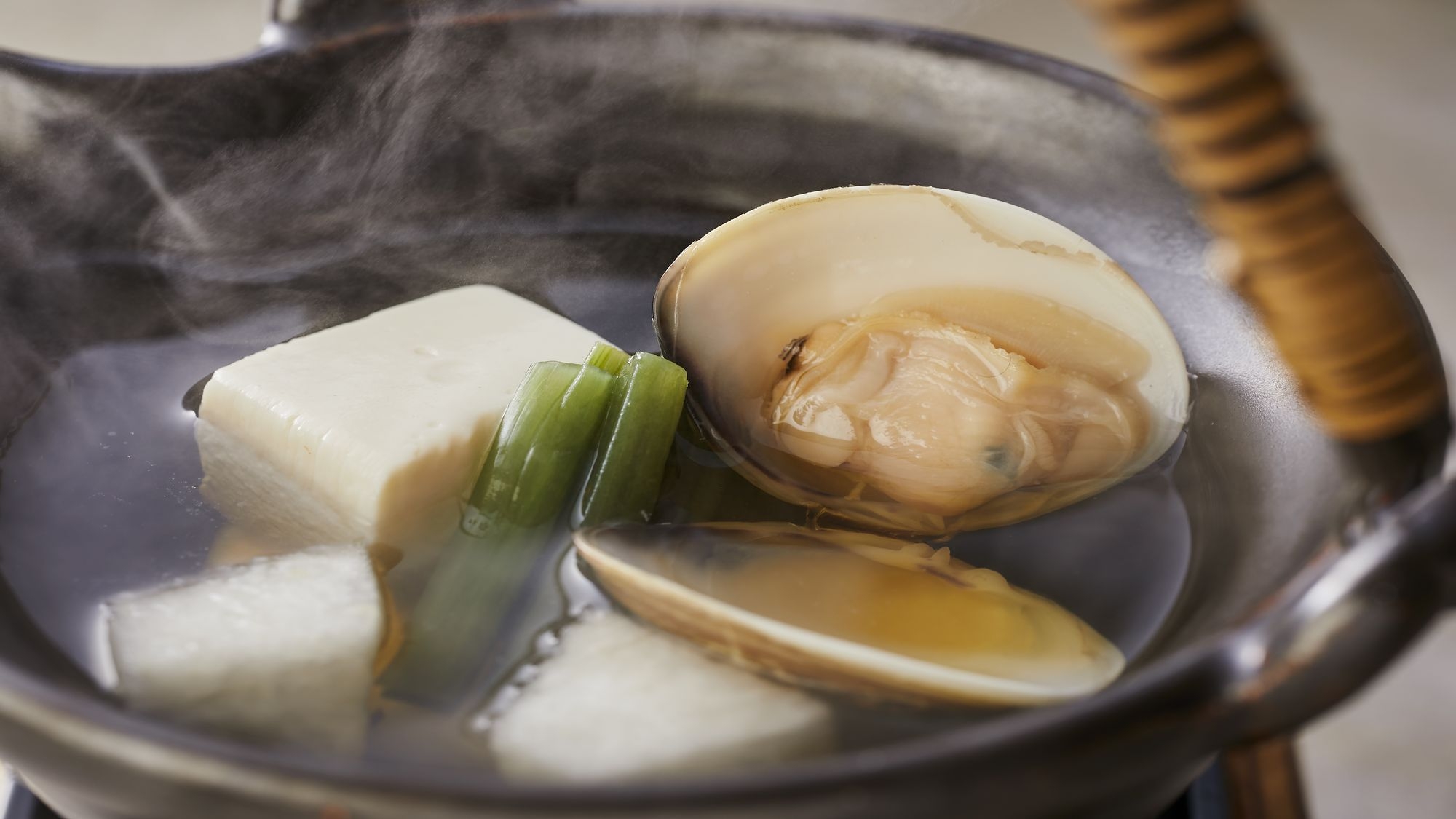 2026年4月リブランド【土地の恵み会席】料理長自慢 黒毛和牛なにわ黒牛とアワビの饗宴を楽しむ