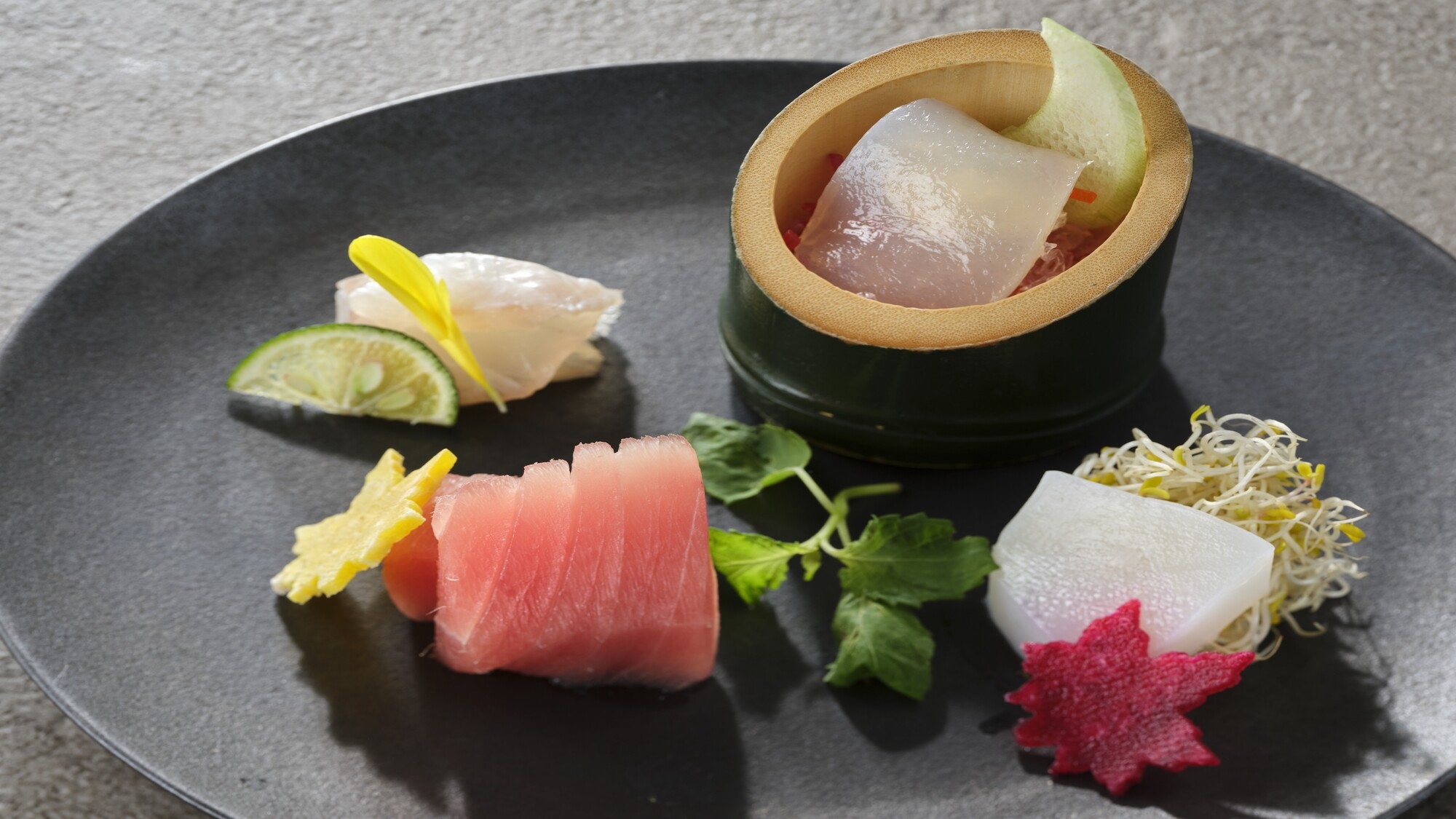 【土地の恵み】「鮑の酒蒸し」付き　人気No.１！新鮮なお刺身や海の幸が味わえる当ホテル一押しプラン