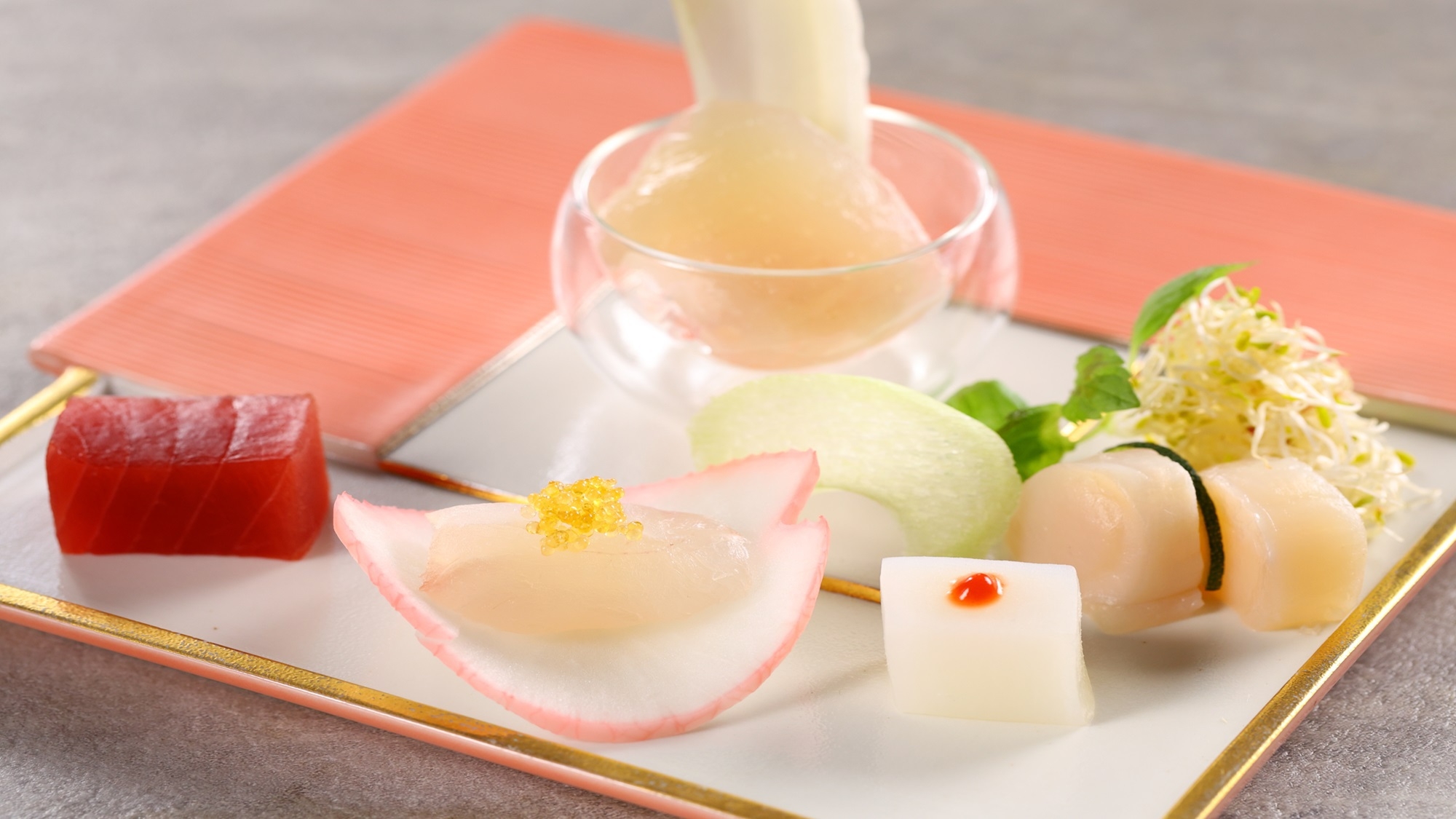 【土地の恵み】「鮑の酒蒸し」付き　人気No.１！新鮮なお刺身や海の幸が味わえる当ホテル一押しプラン