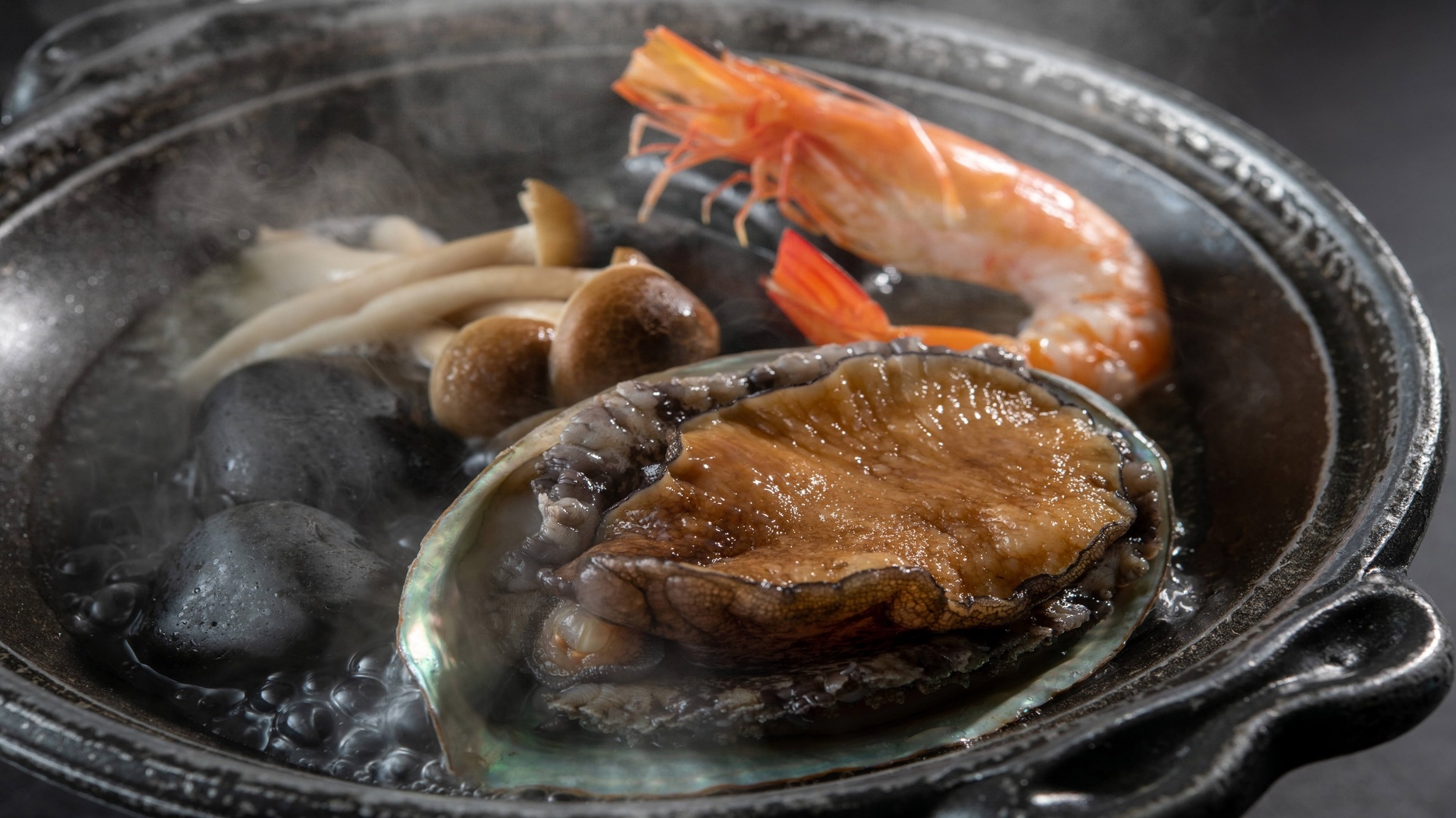 【スタンダード】『アワビ』をメインに大好評の煮魚や洋皿料理がついた当宿一押し「味わいプラン」