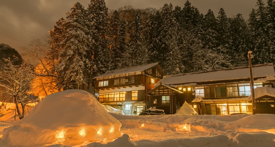 *外観（冬）/豪雪地帯ならではの冬景色。一面、白銀の世界に覆われます。