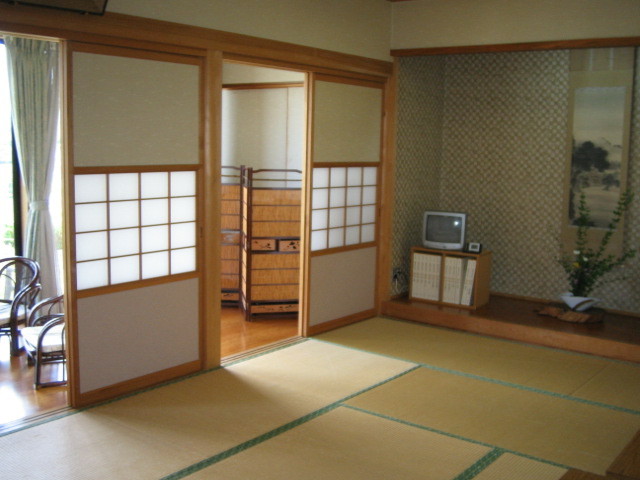Japanese-style room