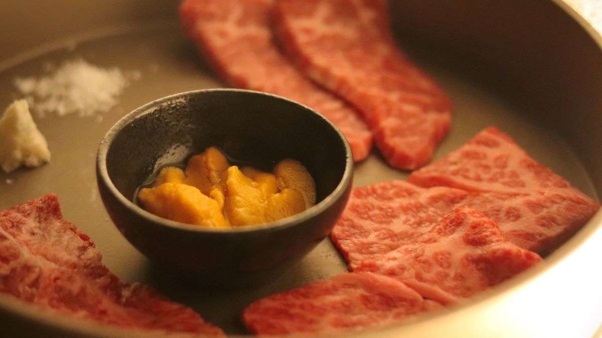 【8月限定／夕食は「定山渓商店」のアップグレード焼肉七段】肉屋の福引「肉引き」などイベントも楽しみに