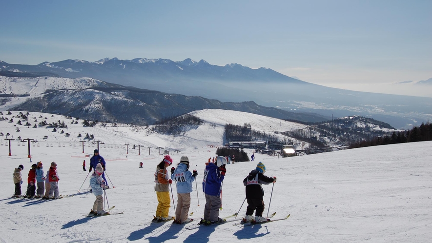 【車山高原SKYPARKスキー場】スキースクールでスキーも上達！