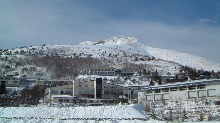 【外観】雪に包まれた車山ハイランドホテル