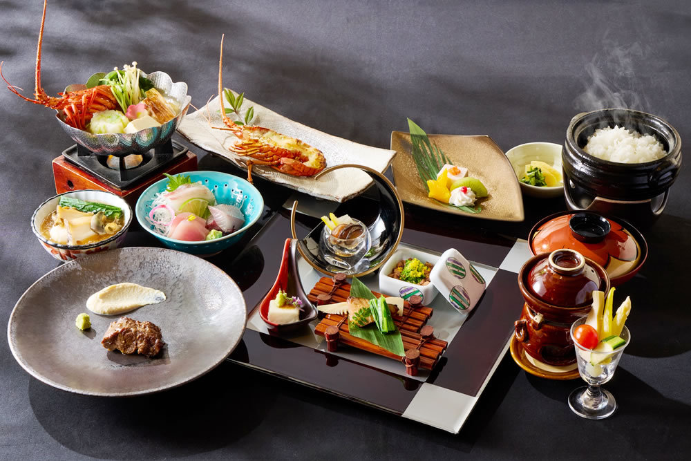 【お料理グレードアップ】志摩に来たらやっぱり伊勢海老！おひとり様1尾を「鍋」と「焼き」召し上がれ♪