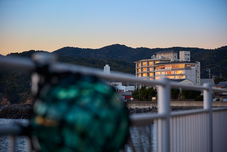 【春の伊勢志摩グルメ】あおさ香る”鯛しゃぶ”と”地元精肉店謹製ローストビーフ”を南伊勢の真珠塩で