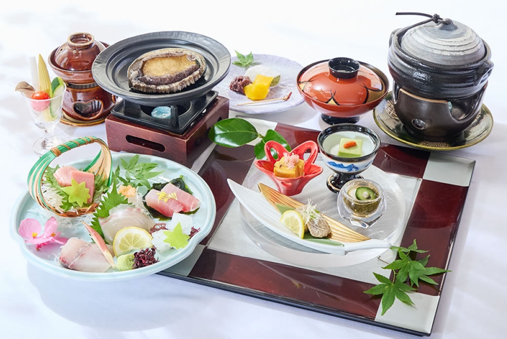 【夏期限定】夏こそ味わいたい　アワビ陶板焼き＆涼味を添えたお造り会席プラン