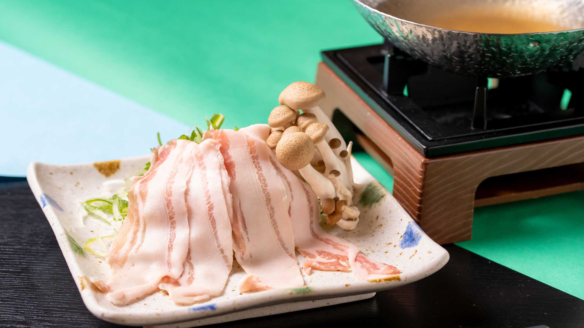 夏期間：6月～8月　小鍋｜もち豚と香味野菜のしゃぶしゃぶ