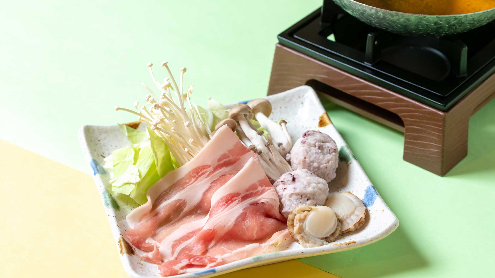 春期間：3月～5月　小鍋｜もち豚と帆立の寄せ鍋