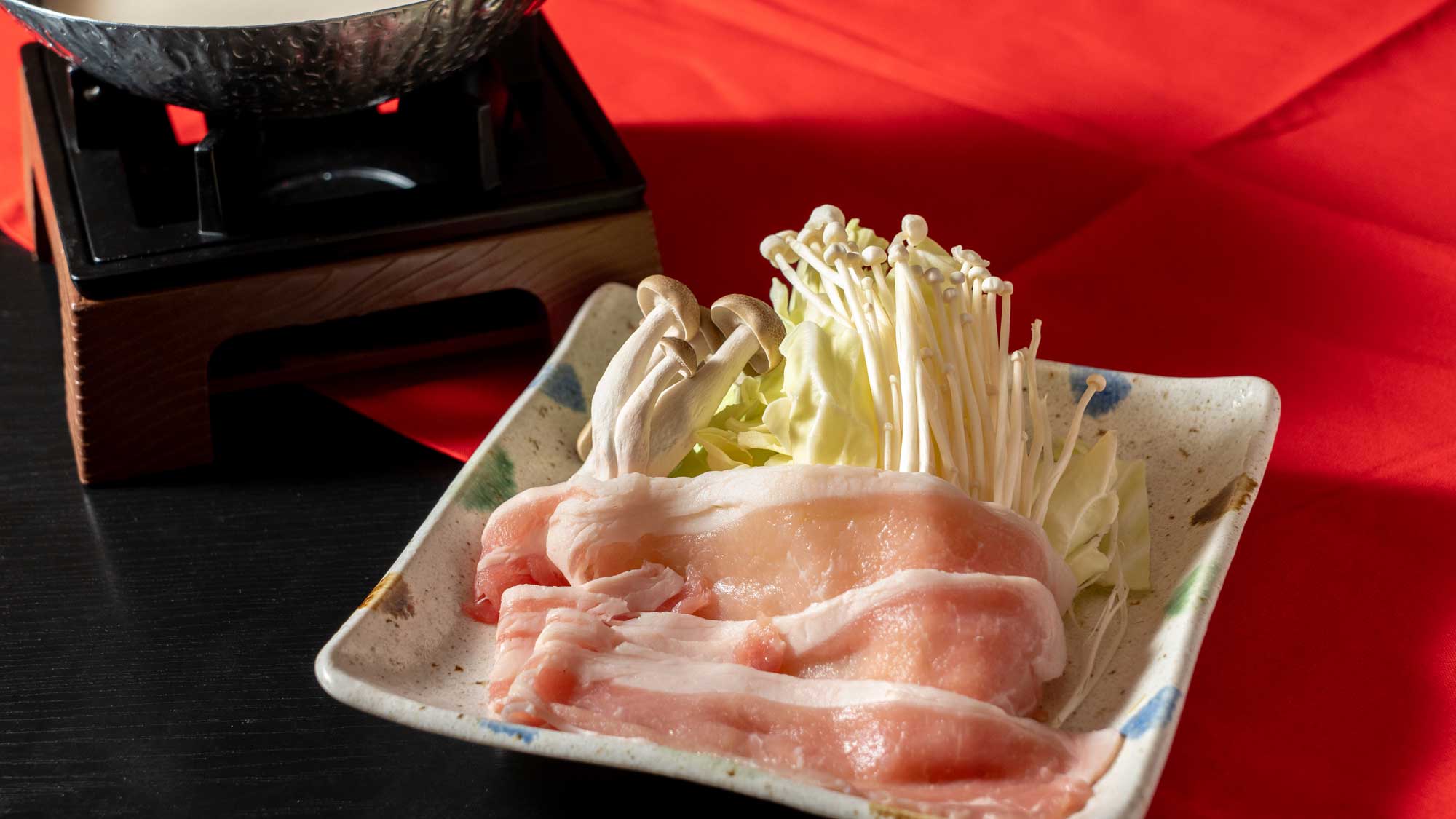 秋期間：9月～11月　鍋物｜もち豚の豆乳鍋