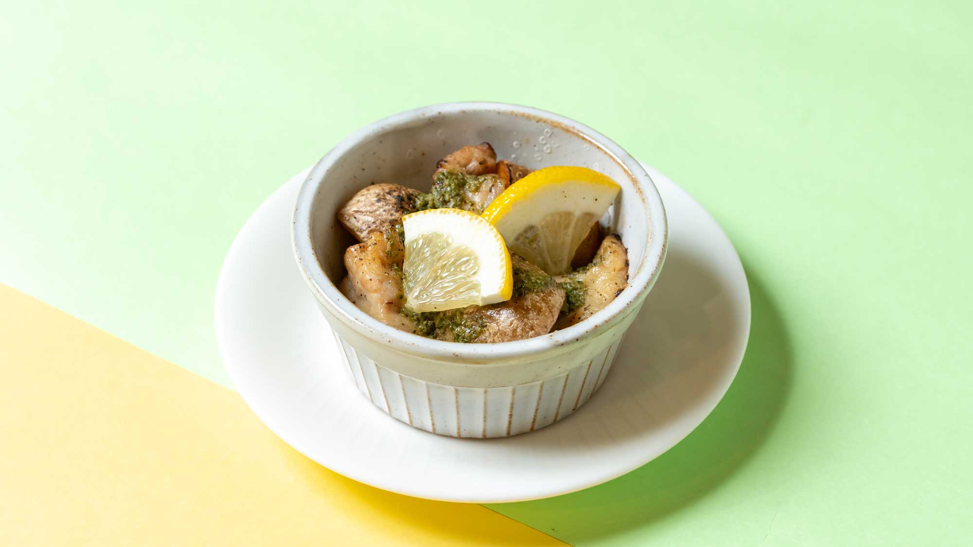 春期間：3月～5月　肉料理｜チキンのハーブ焼き