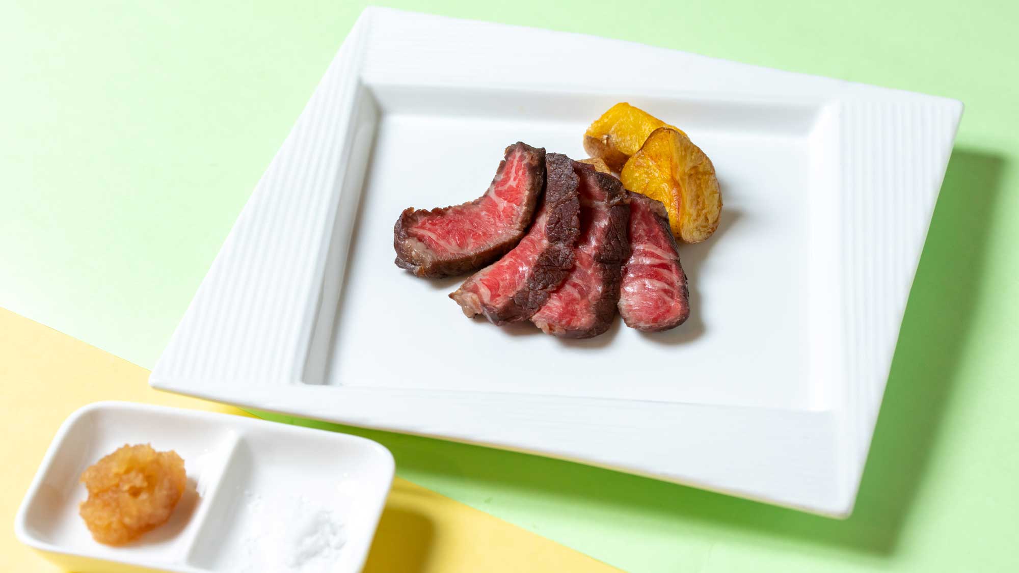 春期間：3月～5月　肉料理｜和牛もも肉のロースト