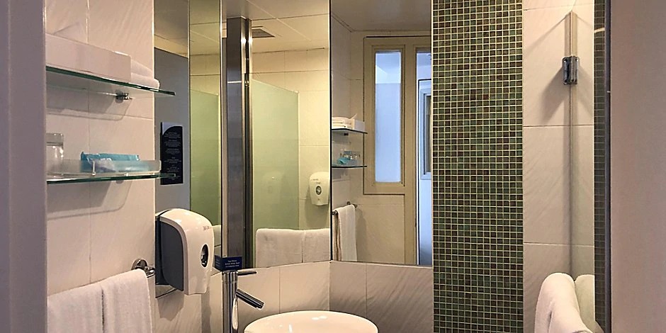 バスルーム　Bathroom