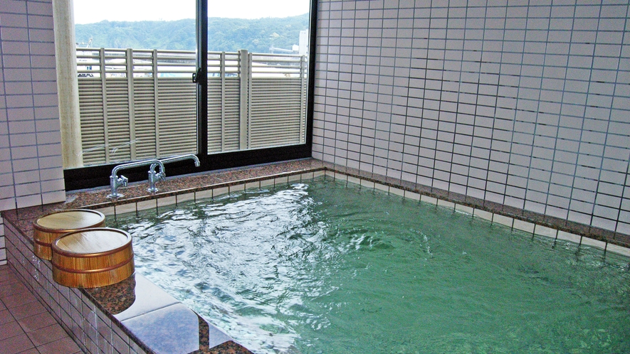 *【お風呂一例】天然温泉は肩こり・関節痛・腰痛・神経痛・皮膚病・冷え性などの効能があります。