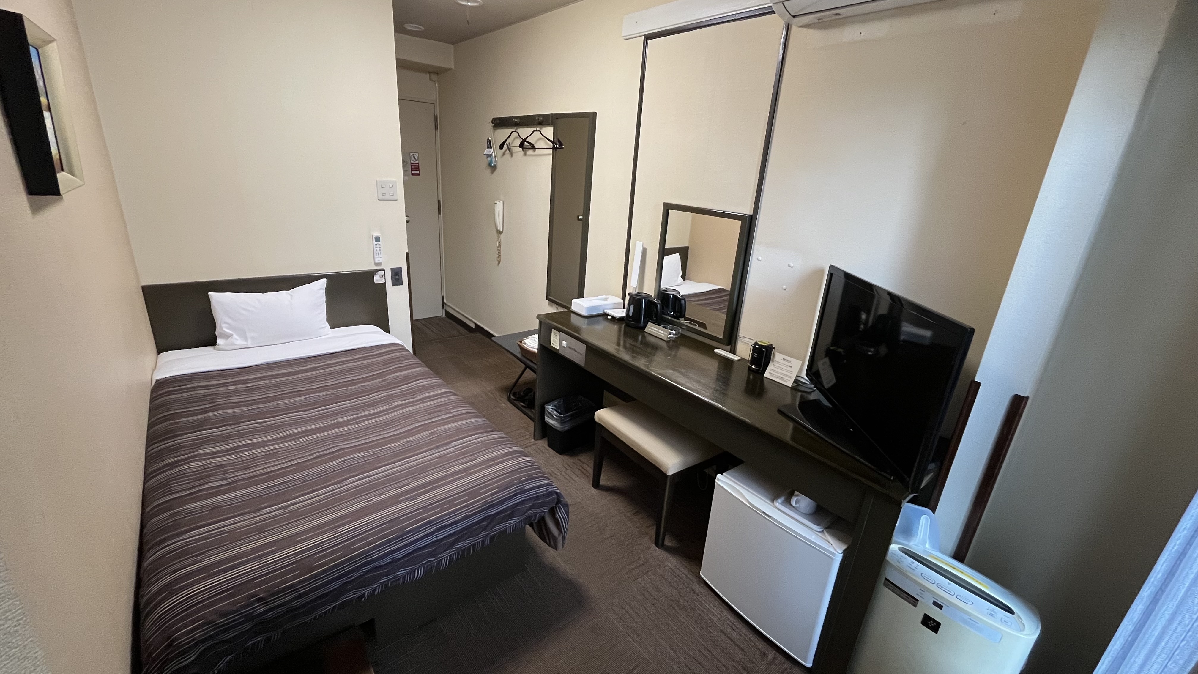 【コートヤード：男性専用ホテル】 アウトバスシングルルーム