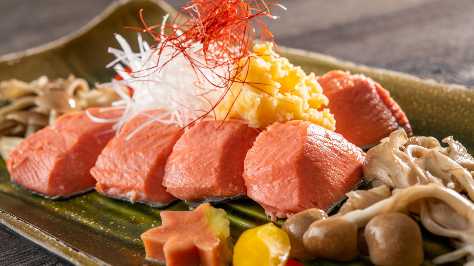 【秋メニュー】秋鮭と舞茸の酒蒸し