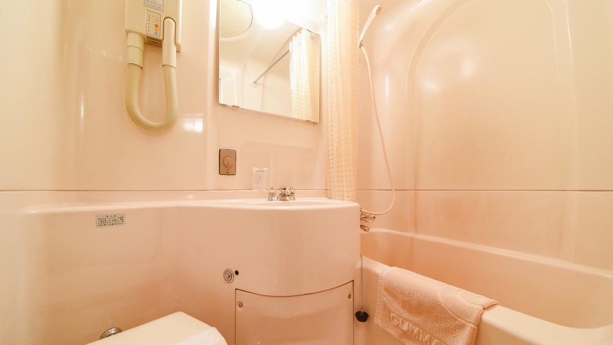 お部屋のユニットバス／シングル・ダブル・スタンダードツインのお風呂です。