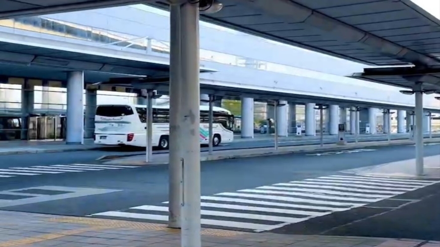 ◆アクセス４【関西国際空港内のバス乗り場への案内】