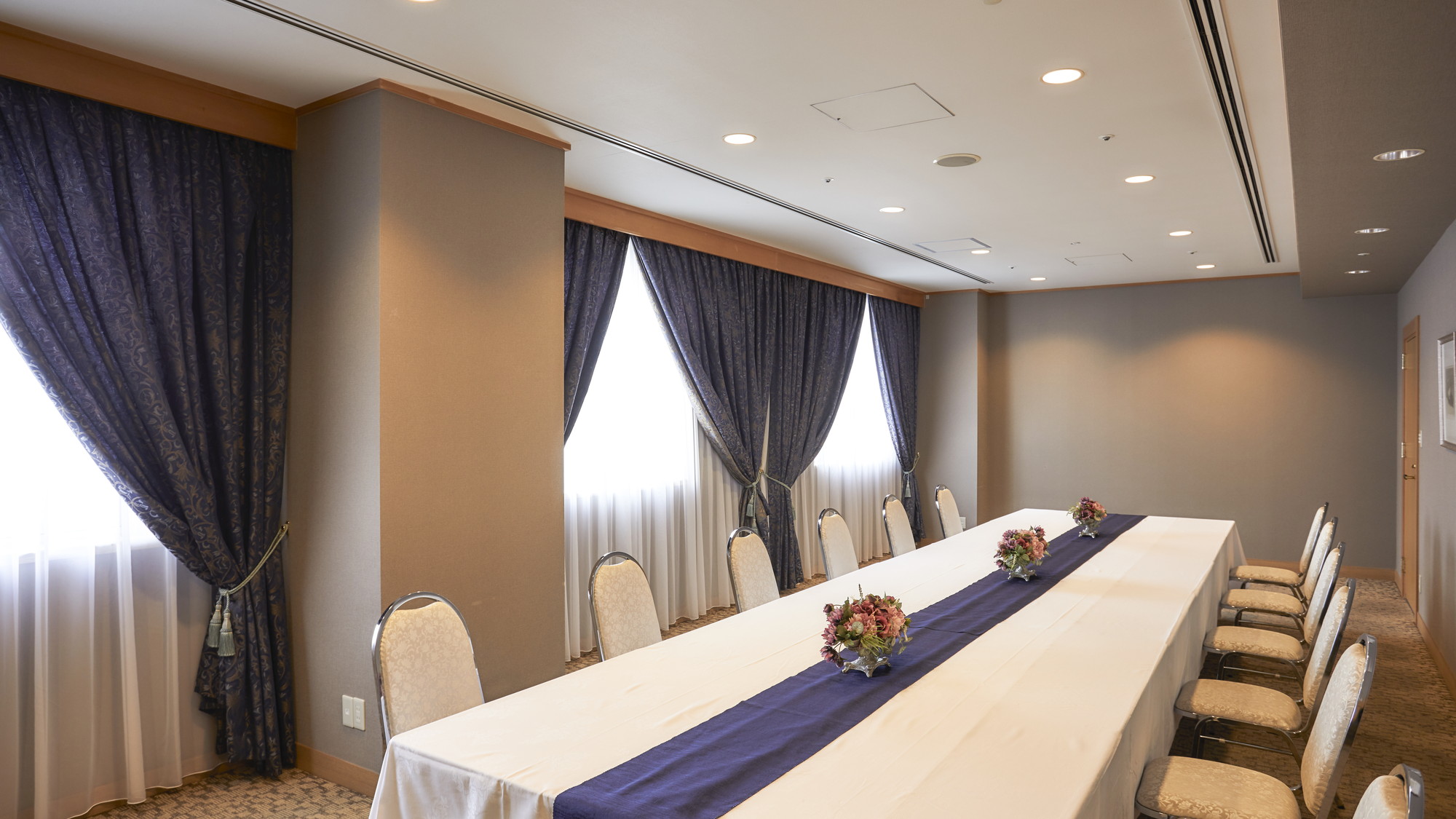 ◆小宴会場　会議や会食にてご利用くださいませ。