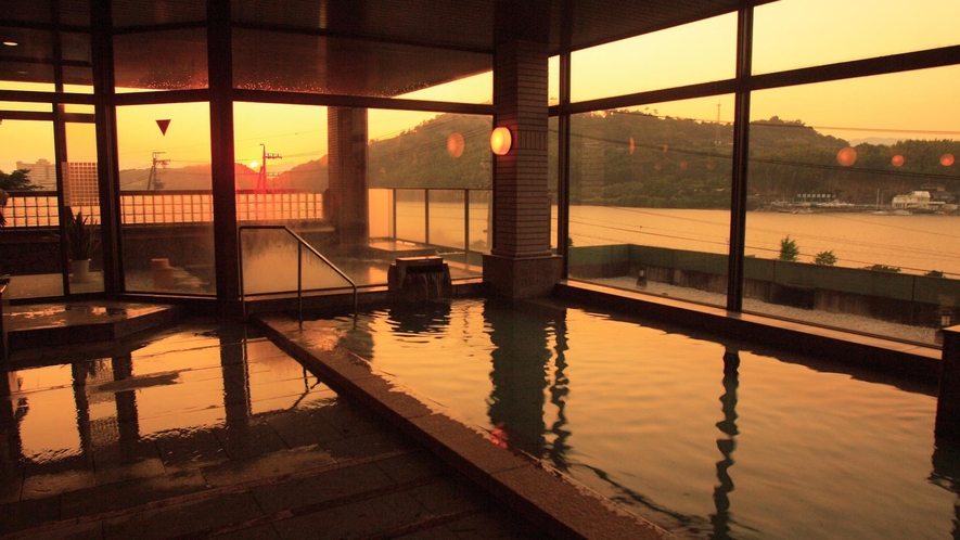 ■大浴場からは浜名湖の風情を感じさせる風景や夕景をお楽しみいただけます。