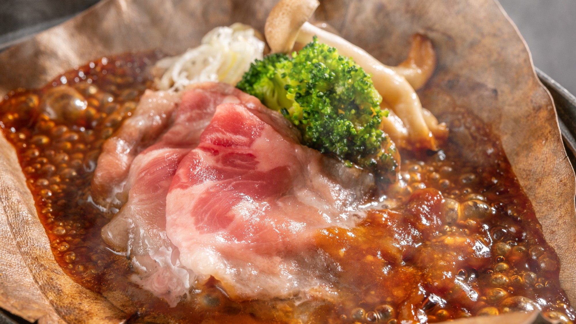 スタンダード「浜風会席」豚の朴葉焼き