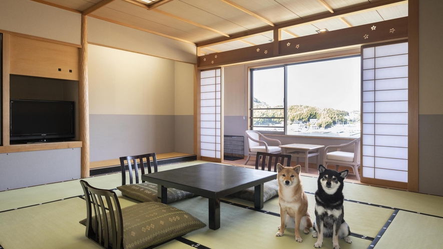 和室：12.5畳の和室。全客室から浜名湖の景色をご覧いただくことができます。
