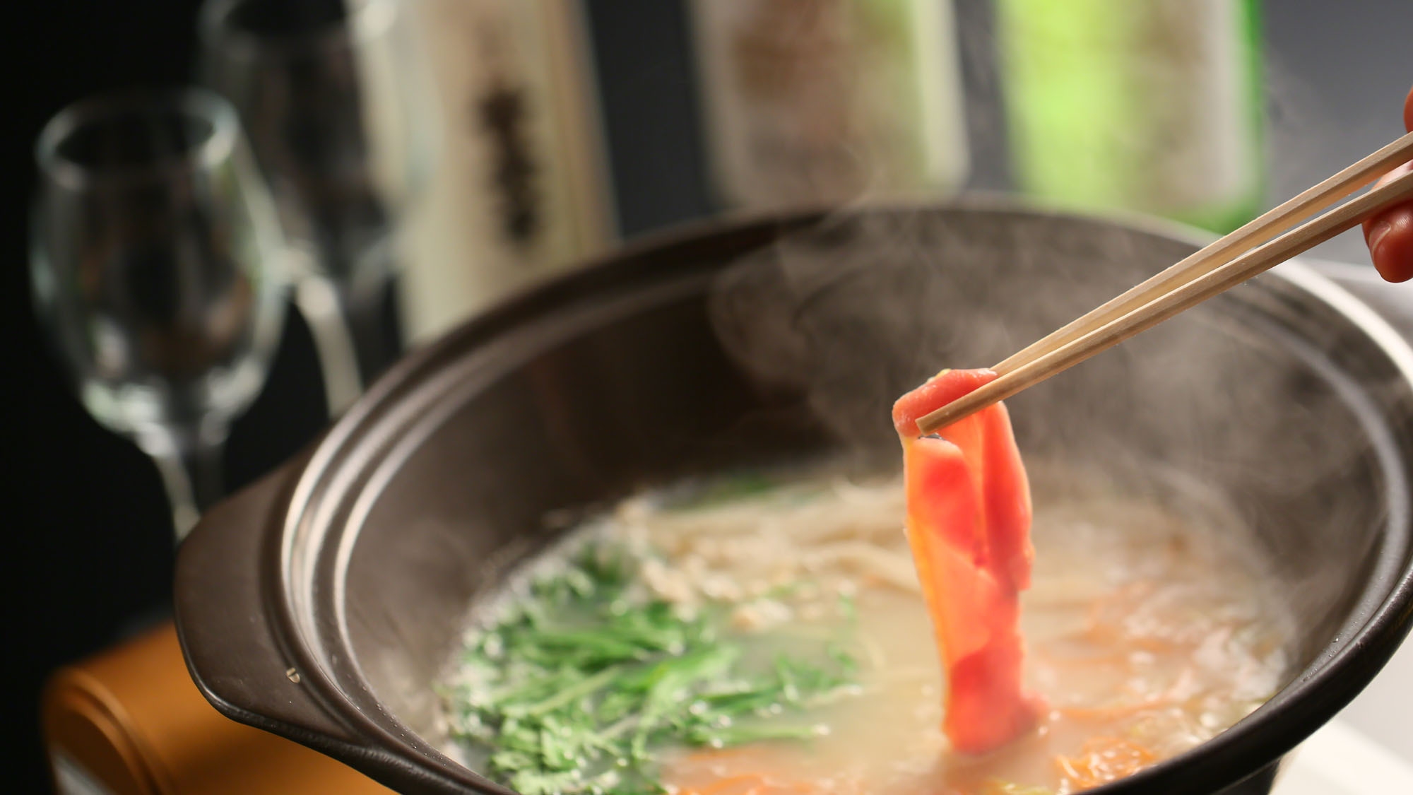 【楽天月末セール】≪信州ハーブ鶏の水炊き鍋≫コラーゲンたっぷり白濁スープと天然温泉