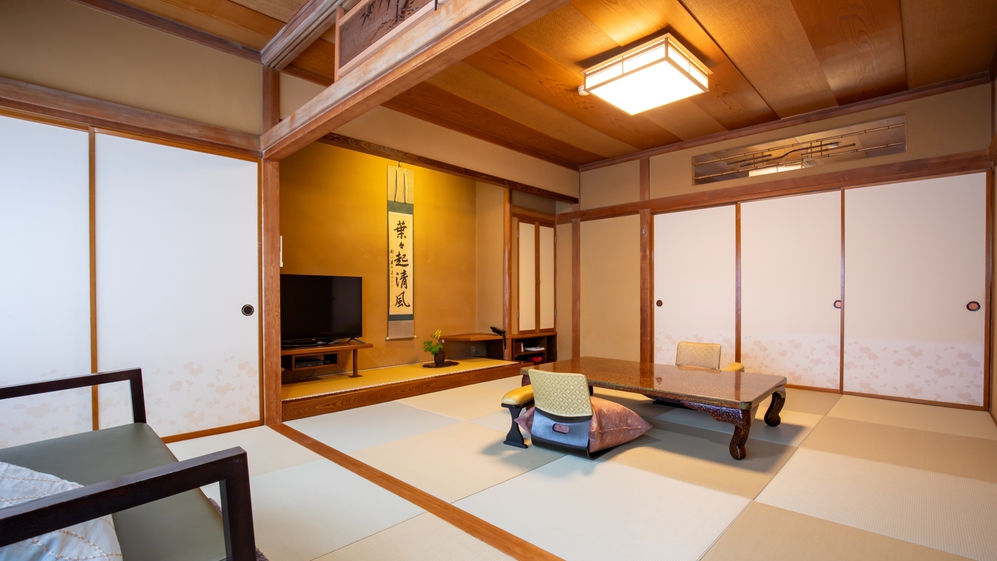 *【部屋一例／10畳和室白馬（2階）】畳に足を延ばして、思う存分おくつろぎください。