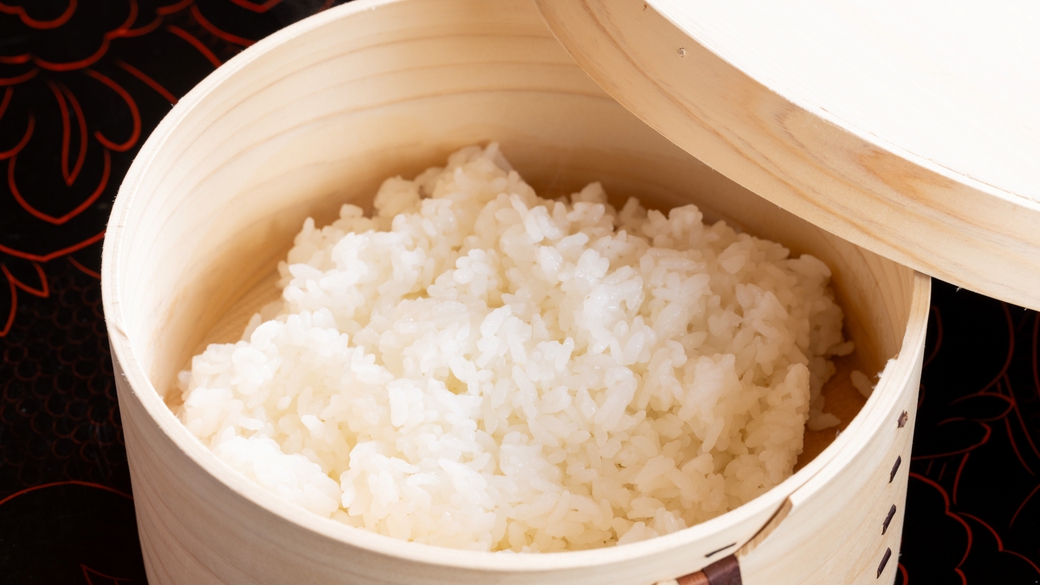 *【朝食一例】長野県産のコシヒカリ金芽米をふっくら炊き上げました。心行くまでお召し上がりください。