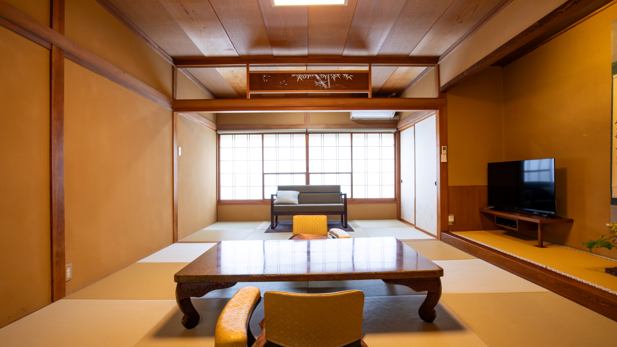 *【部屋一例／10畳和室白馬（2階）】最大4名様までご利用いただける純和室です。